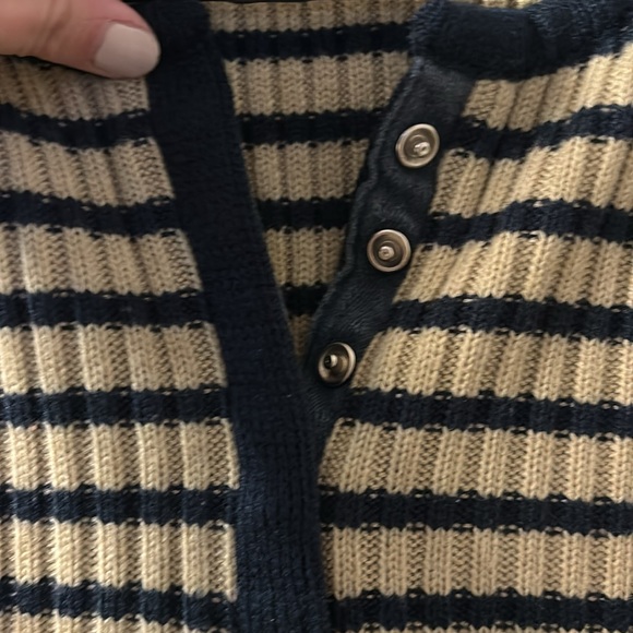 No brand striped quarter button down top - Picture 2 of 4